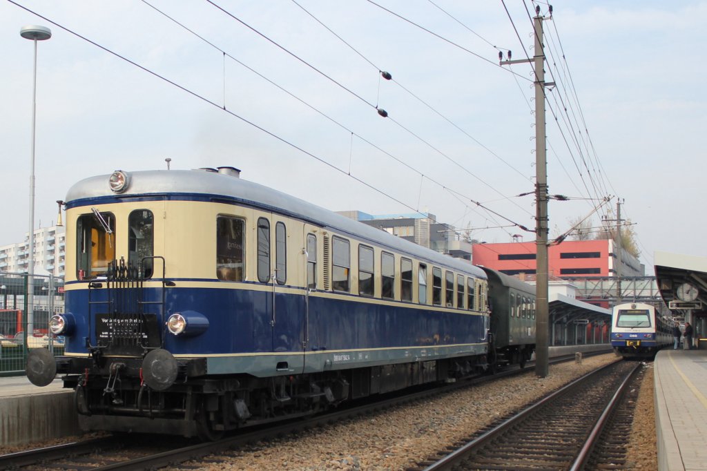 5042.14 auf Sonderfahrt auf der Kaltenleutgeberbahn von Wien Liesing (Lg) nach Waldmhle; am 06.11.2011