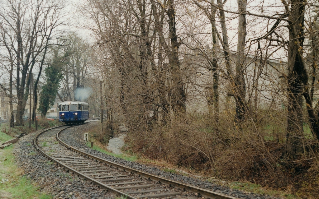 5081 001-9 am 12.April 1993 beim Km 3,1 Kaltenleutgebener Bahn Richtung Waldmhle fahrend. (Scan vom Fotopositiv)