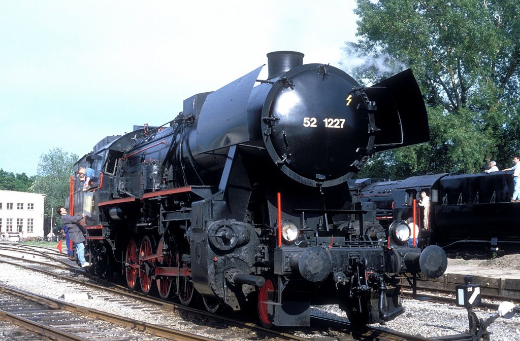 52 1227 Strahof 21.05.94
