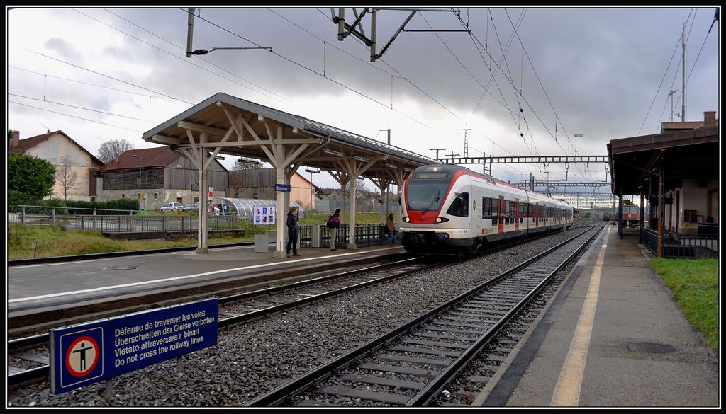 523 022 in Chavornay. (18.12.2012)