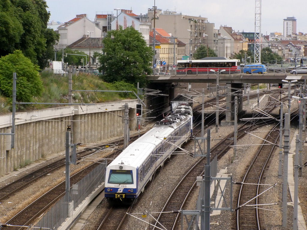 6020-219 in Wien-Meidling 24.06.2011