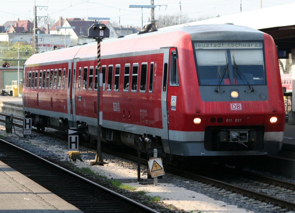 611 017 als RE nach Neustadt (Schwarzw) in Ulm Hbf, 18.04.10