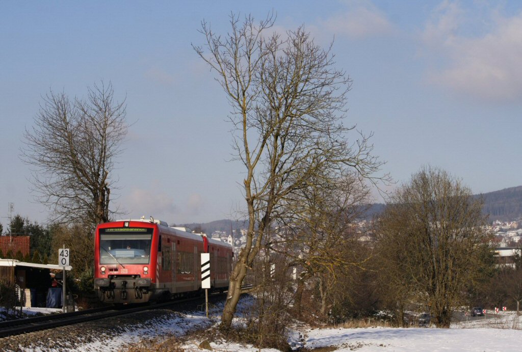 650 316 und 650 110 befinden sich auf der Strecke zwischen Markdorf (Baden) und Friedrichshafen-Kluftern, 03.01.11