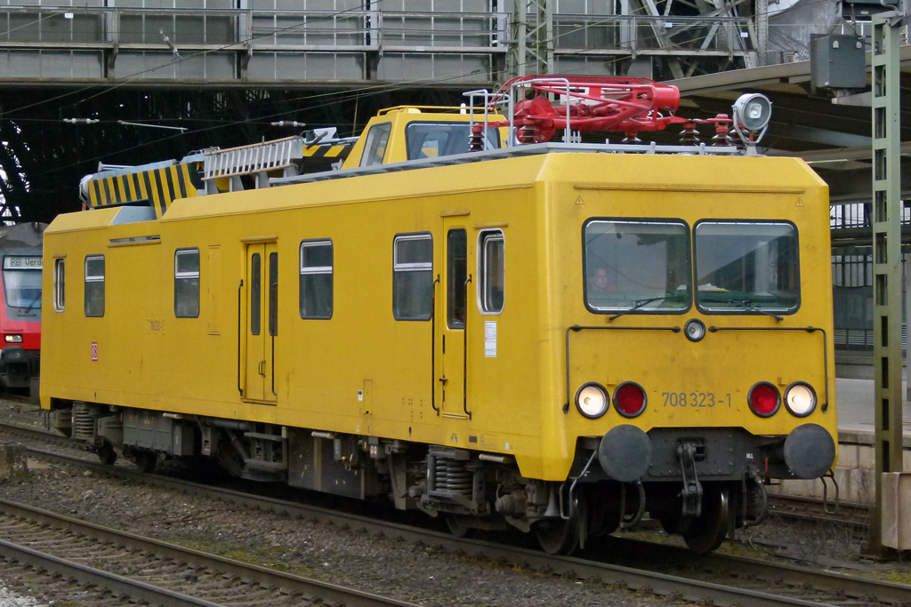 708 323-1 in Bremen 11.3.2011