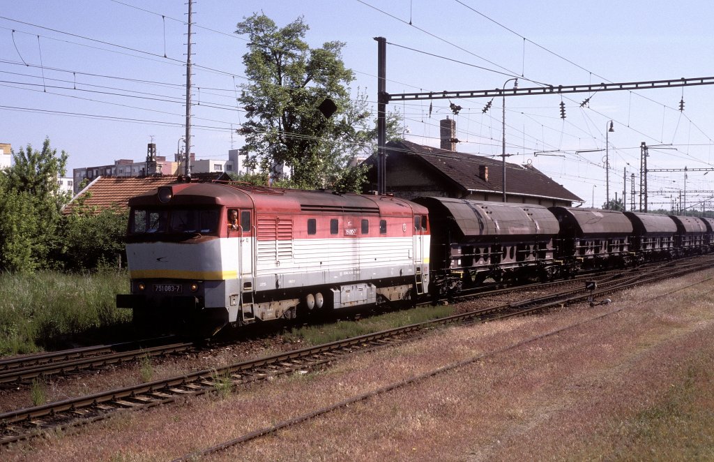 751 083  Komarno  09.05.11