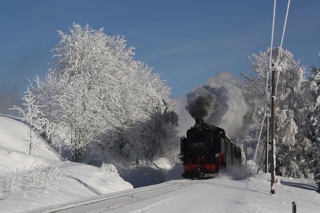 99 771 hat am 13.01.2010 das Ortsgebiet von Hammer-Unterwiesenthal erreicht. 