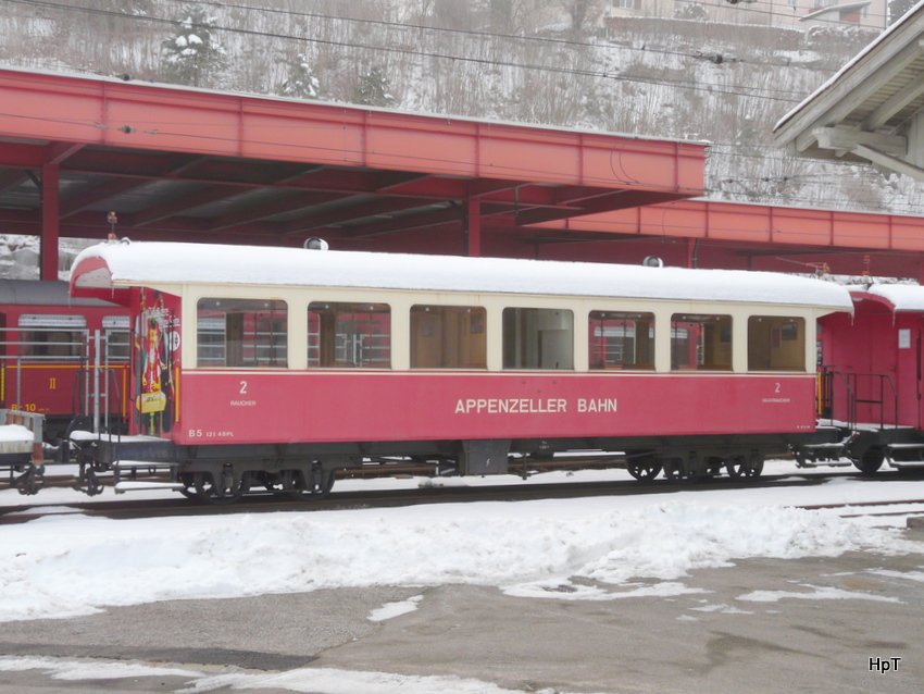 AB - Personenwagen 2 Kl. B 5 abgestellt im Bahnhofsareal von Herisau am 16.01.2010