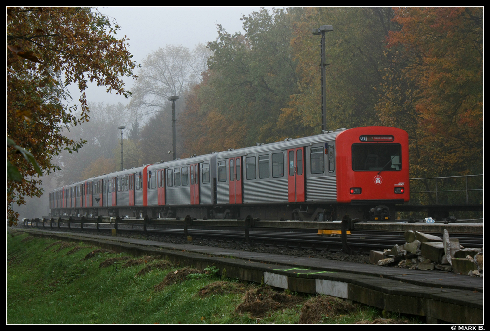 Abgestellte DT2 auf dem Kehrgleis vor dem Bahnhof Farmsen. Sie hatten die Nummern: 781+780+767+752. Aufgenommen am 30.10.10