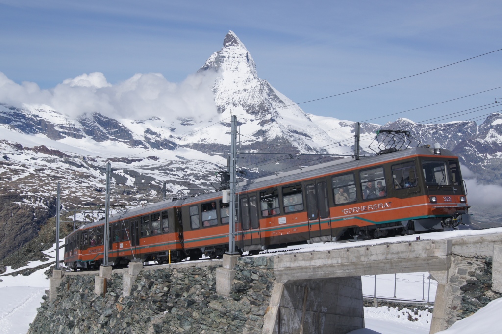 Am 12.6.11 erreicht der Bhe 4/8 3052 gemeinsam mit dem Bhe 4/8 3051 sein Ziel Gornergrat.