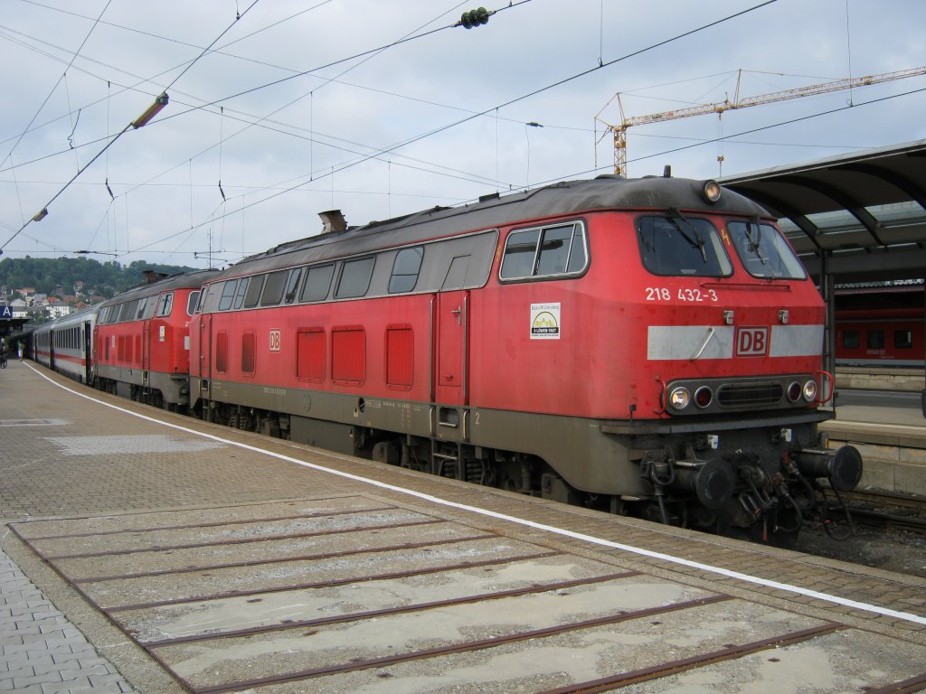 Am 14.08.2010 standen 218 432-3 und 218 434-9 mit dem IC 2013 im Ulmer HBF und warteten auf die Ausfahrt richtung Oberstdorf.