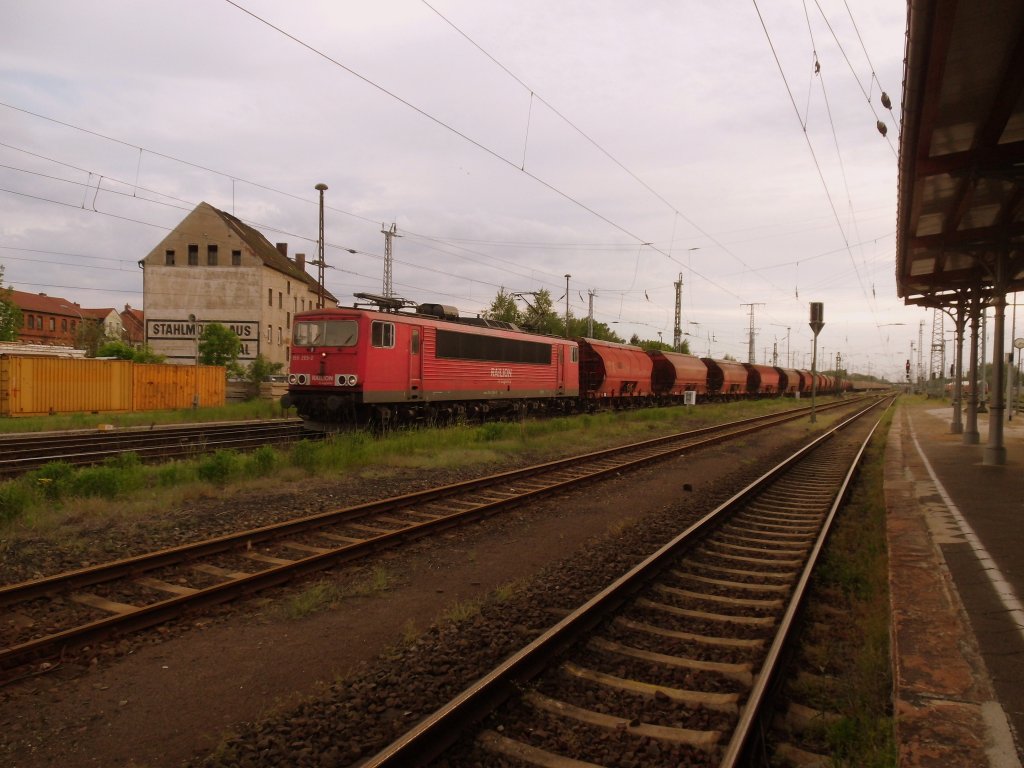 Am 16.05.2013 kam 155 265 mit einem Kalizug durch Stendal und weiter nach Magdeburg. 