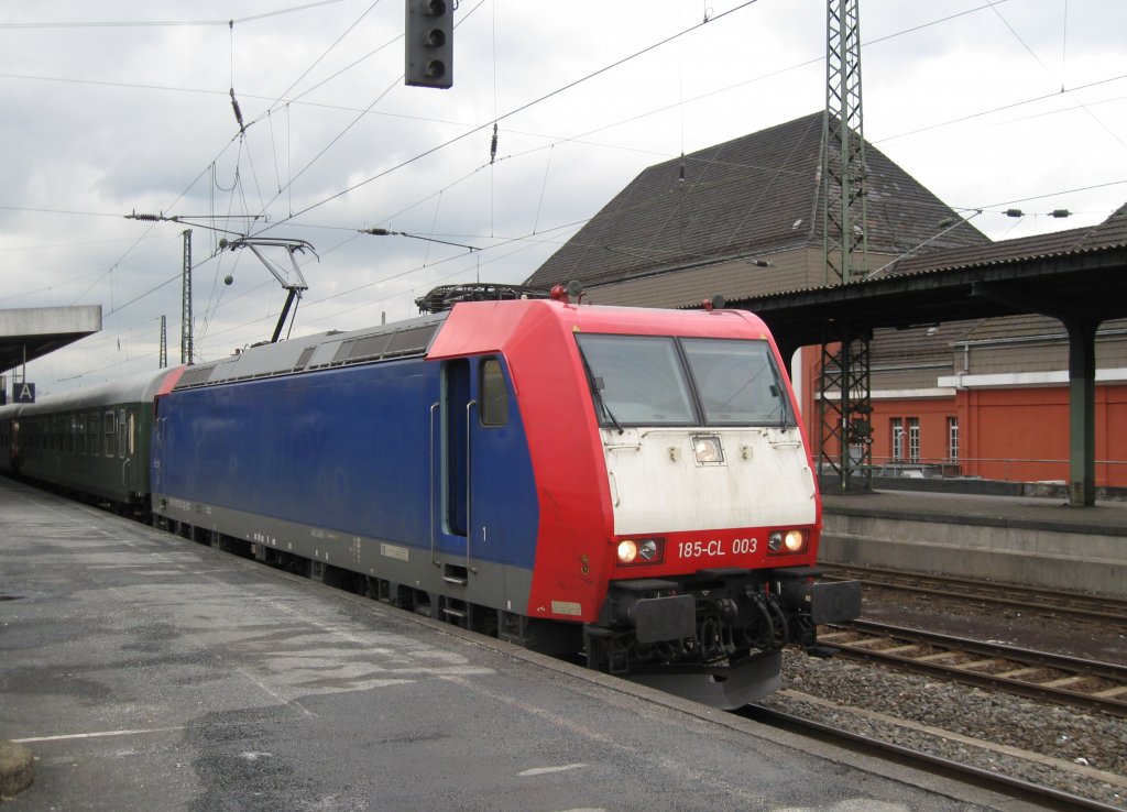 Am 19.02. fuhr die Eurobahn mit einer BR 185-CL003 (ehem.Connex)nach Mnchengladbach. Hier kurz vor der Abfahrt des Regionalexpresses aus 
Hamm(Westf)
