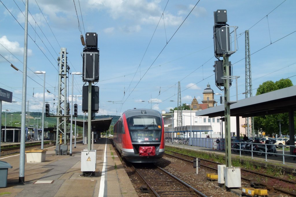 Am 23.6.12 steht 642 628 mit dem Eventzug Wein im Zug in Heilbronn Hbf bereit. Den Film zu  Wein im Zug  finden Sie unter http://www.youtube.com/watch?v=1Gj-5zZX0-c