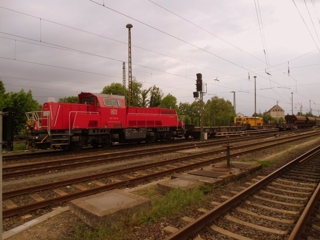 Am 31.05.2013 fuhr 261 018 mit ihrem Nahgter von Stendal nach Magdeburg Rothensee.