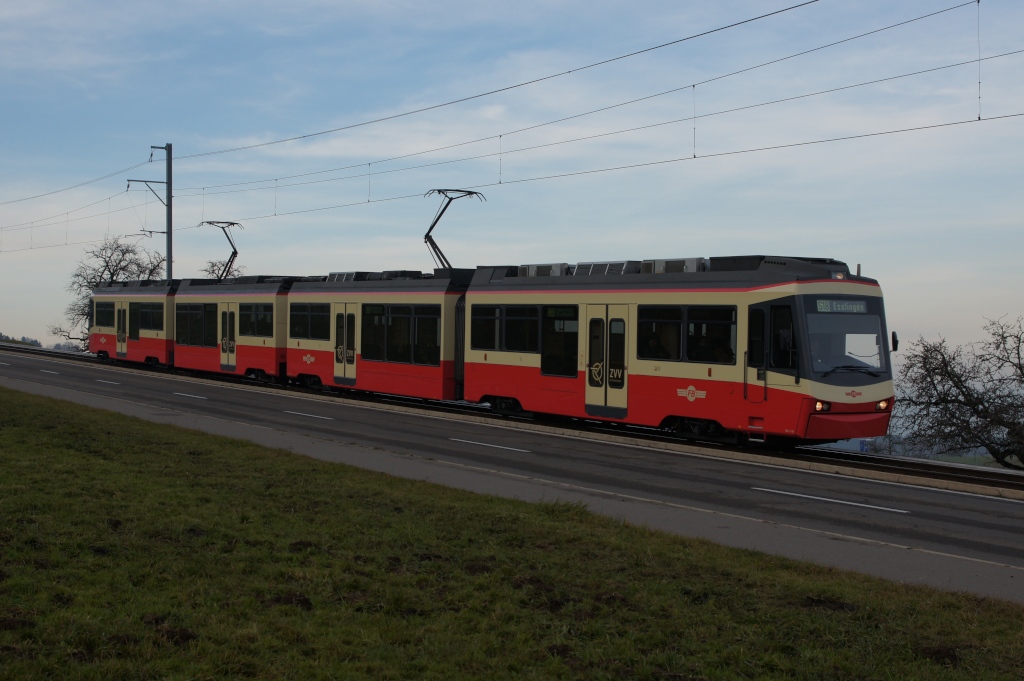 Am Abend des 26.11.11 fhrt der Be 4/6 61 gemeinsam mit dem Be 4/6 68 von Scheuren Richtung Neuhaus.