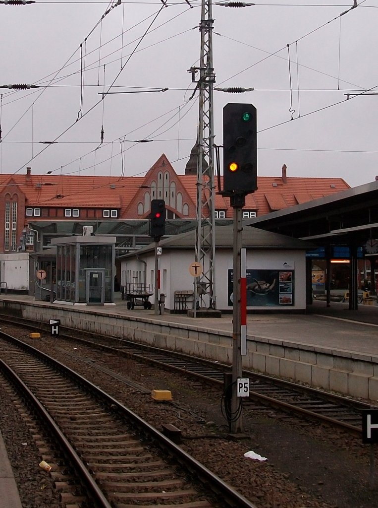 Ausfahrsignal  P5  in Richtung Rostock am 18.Januar 2011 in Stralsund.