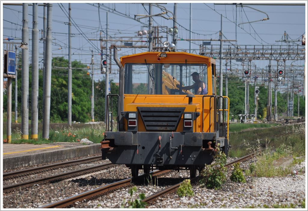 Bahndienstfahrzeug in Rovigo. (18.06.2013)