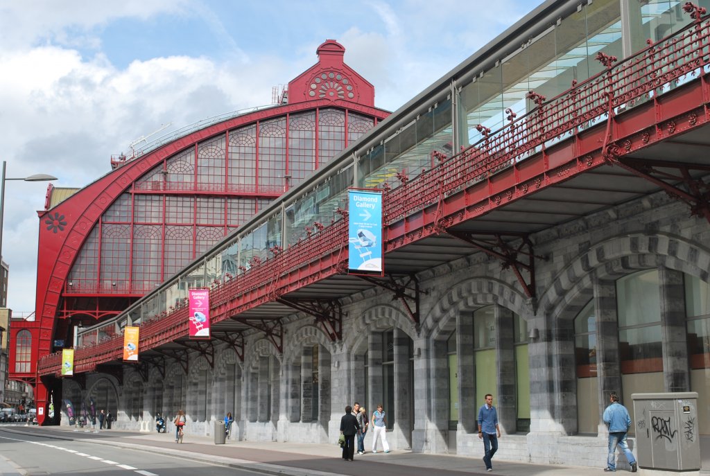 Bahnhof Antwerpen-Centraal, Pelikanstraat