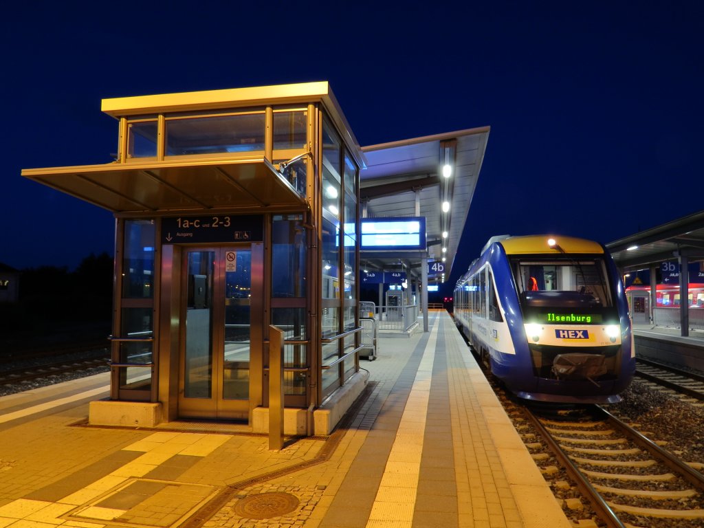 Bahnhof Halberstadt am Abend des 08.06.2013 mit HEX Lint nach Ilsenburg