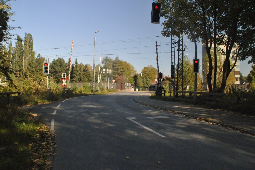 Bahnbergang Lehrte/Richtersdorf. Foto vom 10.10.2010.