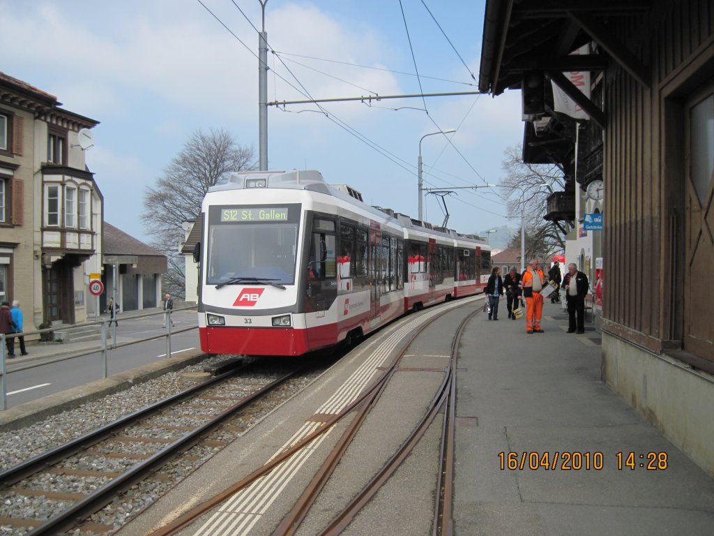  Be 4/8 33 der Appenzellerbahnen in Trogen am 16.4.2010  