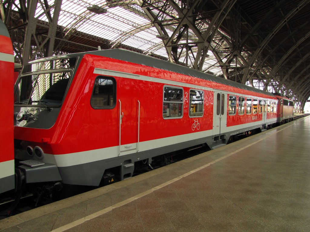 D-DB 50 80 80-35 164-8 Bnrdzf im PbZ-D 2487 nach Mnchen-Pasing, in Leipzig Hbf. Anlass war die Rckberfhrung vom Werk Delitzsch ber Halle in Mnchen nach Ulm; 09.06.2011