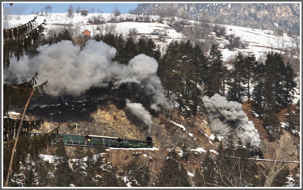 Davoser Rundfahrt mit G 4/5 107  Albula  bei der Durchfahrt durch den Zalaint Tunnel kurz vor dem Landwasserviadukt. (12.02.2012)