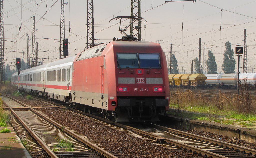 DB 101 061-0 als Schublok am IC 2152 von Berlin Gesundbrunnen nach Dsseldorf Hbf, in Grokorbetha; 10.09.2010