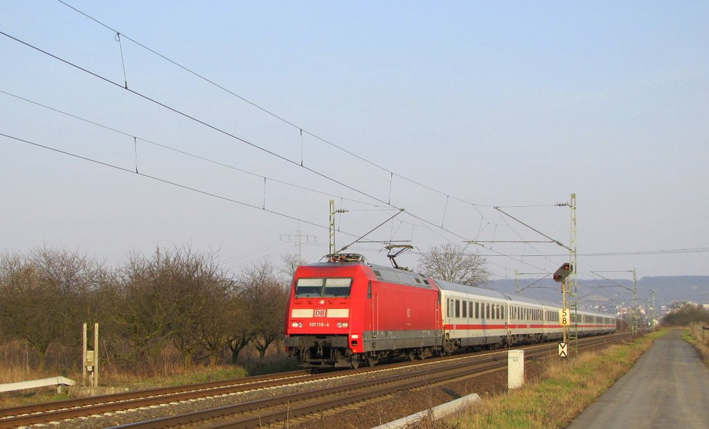 DB 101 115-4 mit dem IC 118 von Salzburg Hbf nach Mnster (Westf) Hbf, bei Bingen-Gaulsheim; 23.03.2010