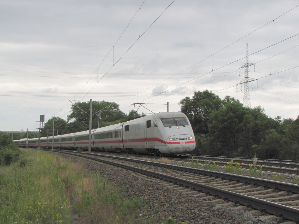 DB 401 057-5  Landshut  als umgeleiteter ICE 279 von Berlin Hbf (tief) nach Basel SBB, am 26.06.2013 bei Erfurt.