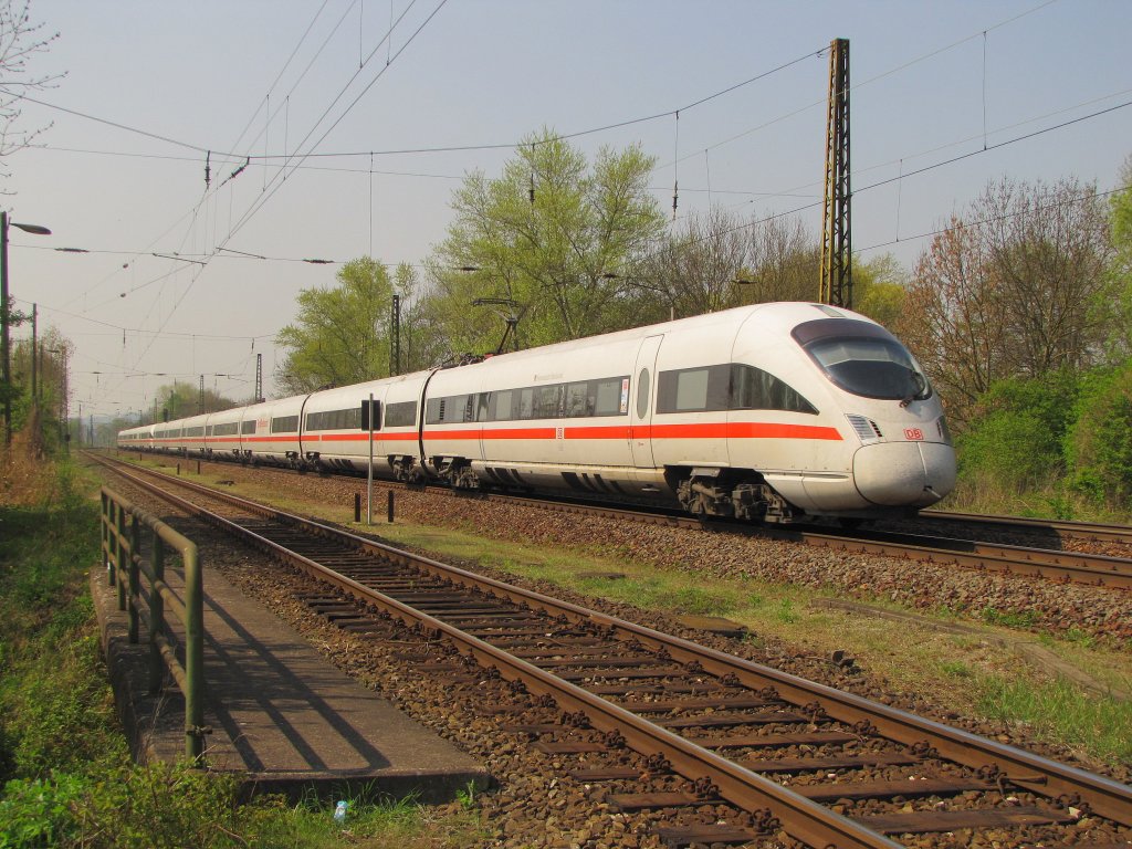 DB 411 013-6  Hansestadt Stralsund  als ICE 1597 von Saarbrcken Hbf und Mainz Hbf nach Dresden Hbf, in Naumburg (S); 20.04.2011