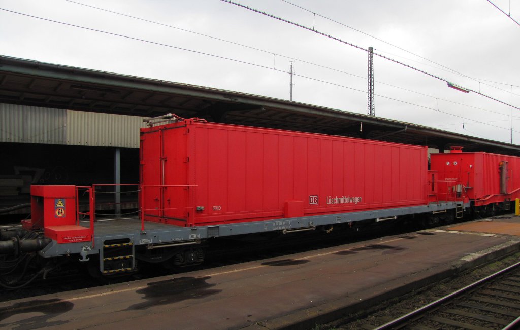 DB Lschmittelwagen 80 80 978 0 032-6 Lschmittelwagen 383, am 04.04.2012 im Tunnelhilfszug in Kassel Hbf.