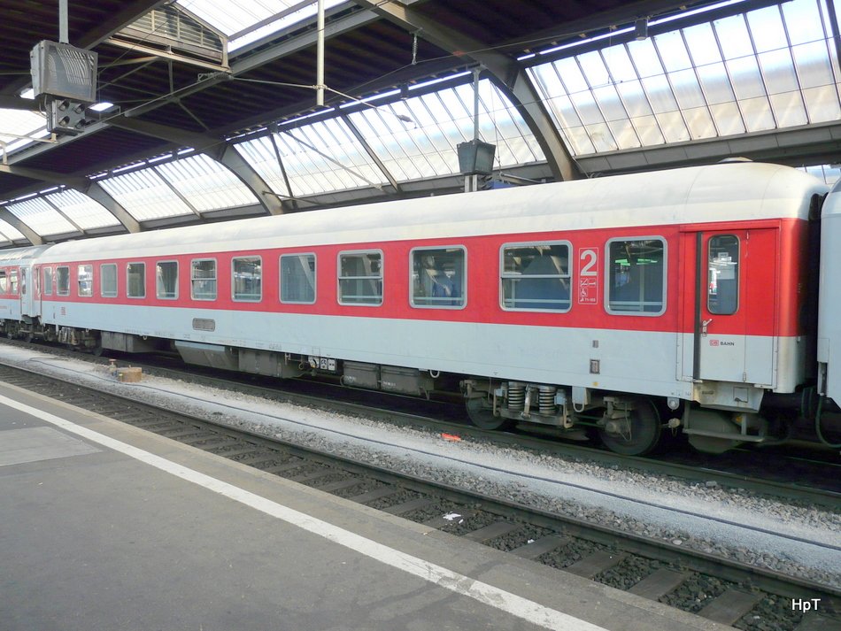 DB - Nachtzugwagen 2 Kl. Bvcmz 61 80 59-90 014-1 im Hauptbahnhof Zrich am 04.10.2009