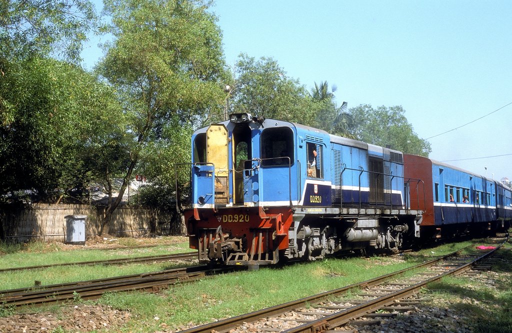 DD 920  Yangon  27.12.01