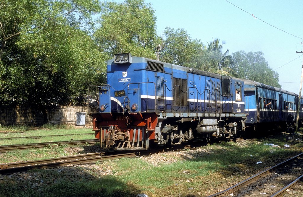 DD 932  Yangon  27.12.01