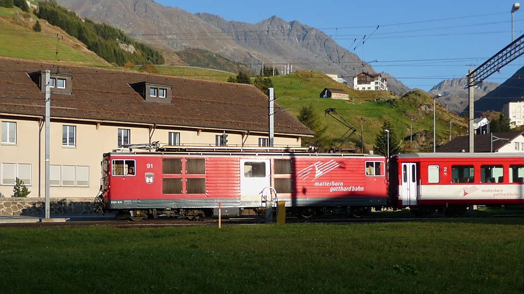 Deh 4/4 91  Gschenen  verlsst den Bahnhof Andermatt und macht sich auf den Weg nach Gschenen, 2.10.11