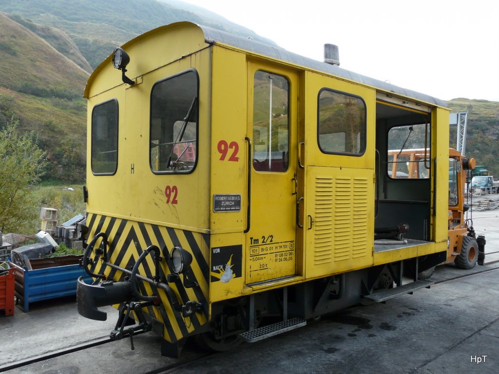 DFB - Rangierlok Tm 2/2  92 vor dem Depot in Realp am 25.09.2009