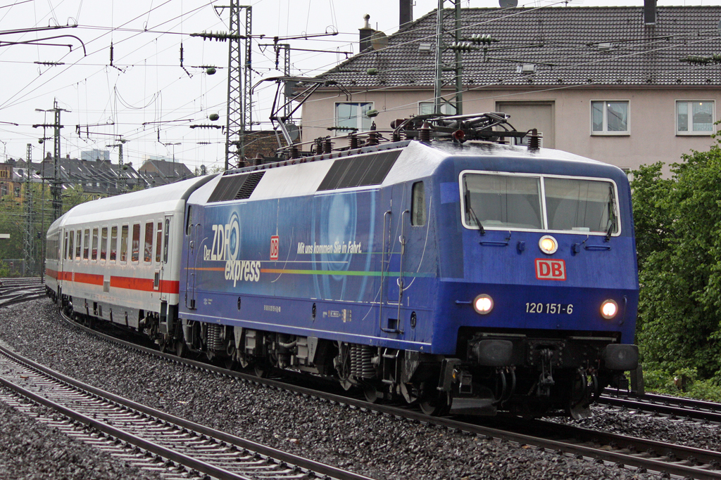 Die 120 151-6 in Dsseldorf Volksgarten am 02,05,10