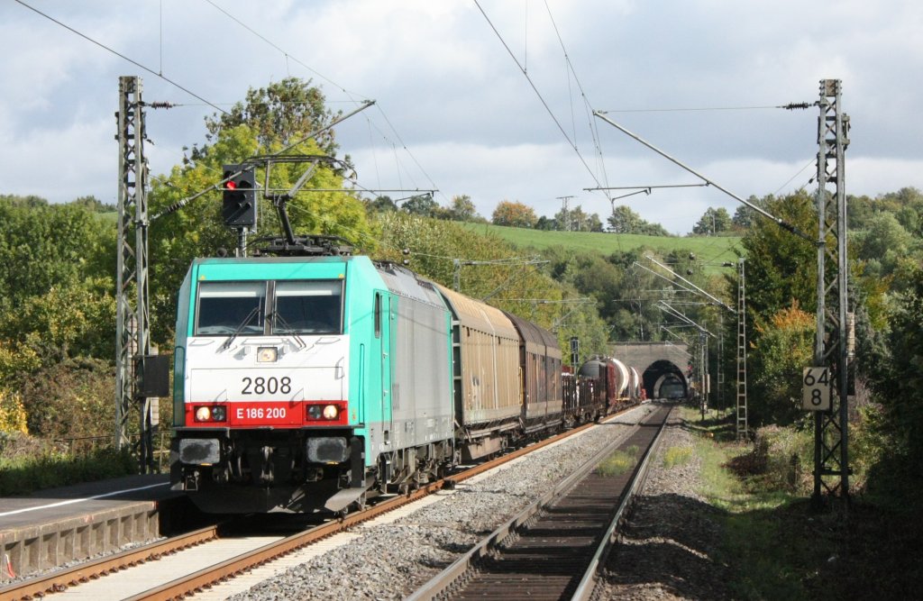 Die 186 200 (2808) fuhr am 25.09.2010 durch Eilendorf.