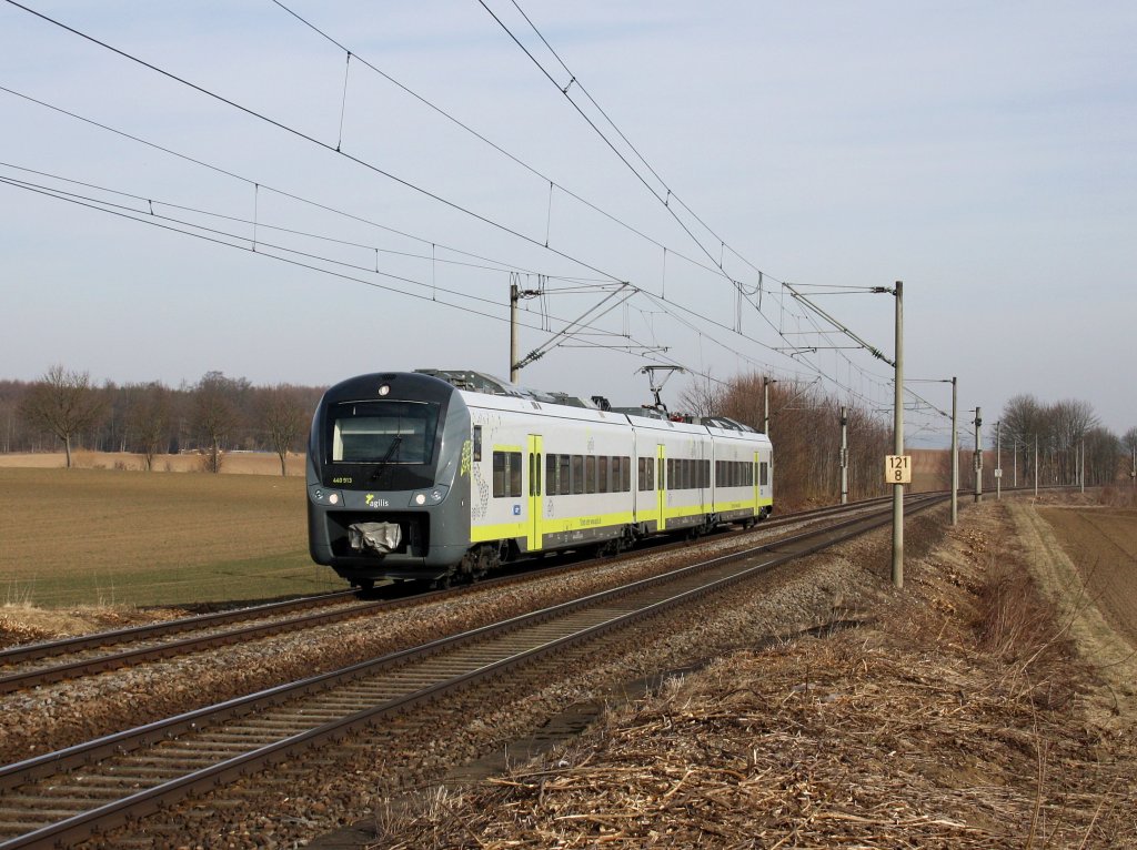 Die 440 913 am 12.03.2011 unterwegs bei Hagelstadt. 