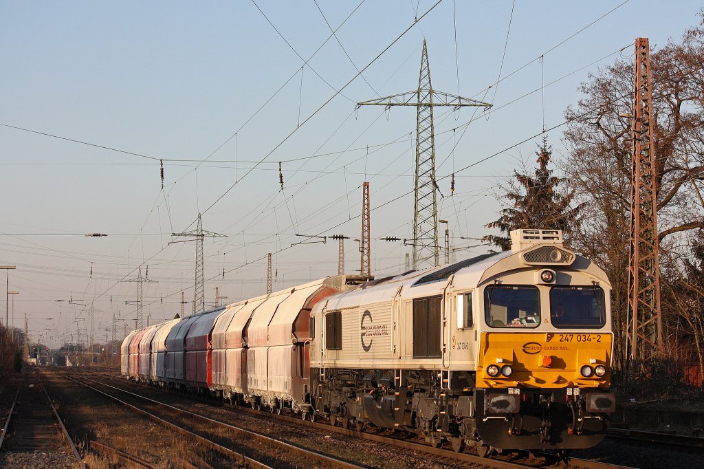 Die ECR 247 034 zog am 2.2.12 einen kurzen Kalkzug durch Ratingen-Lintorf.