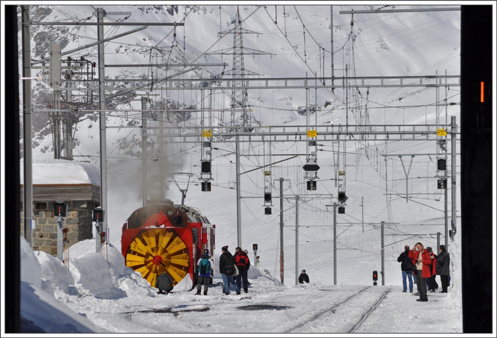 Die hchste Stelle der RhB, Bahnhof Ospizio Bernina 2253m /M. (26.02.2011)