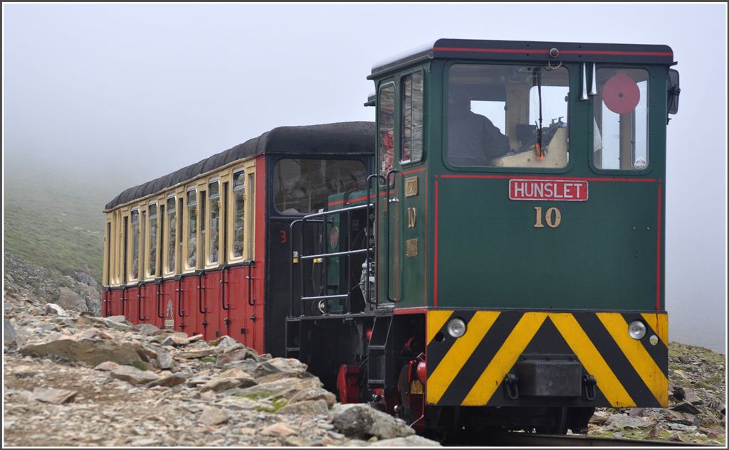 Die Hunslet Diesellok 10 auf dem Weg zum Snowdon. (06.09.2012)