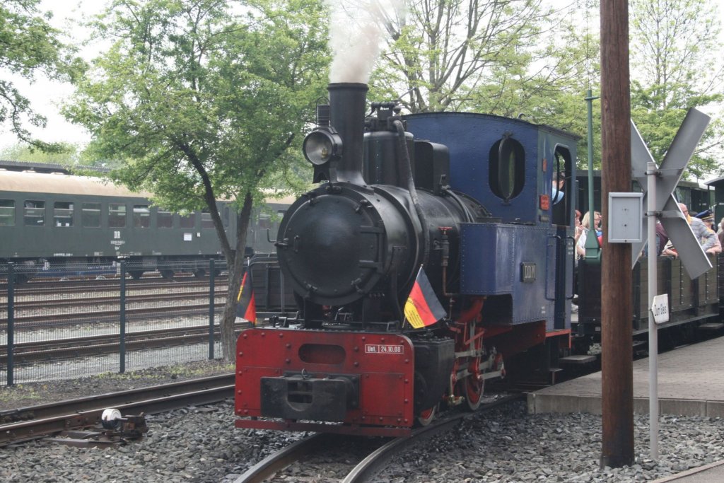  Die kleine Bahn im Museumsgelnde war immer gut besetzt.22.05.10.