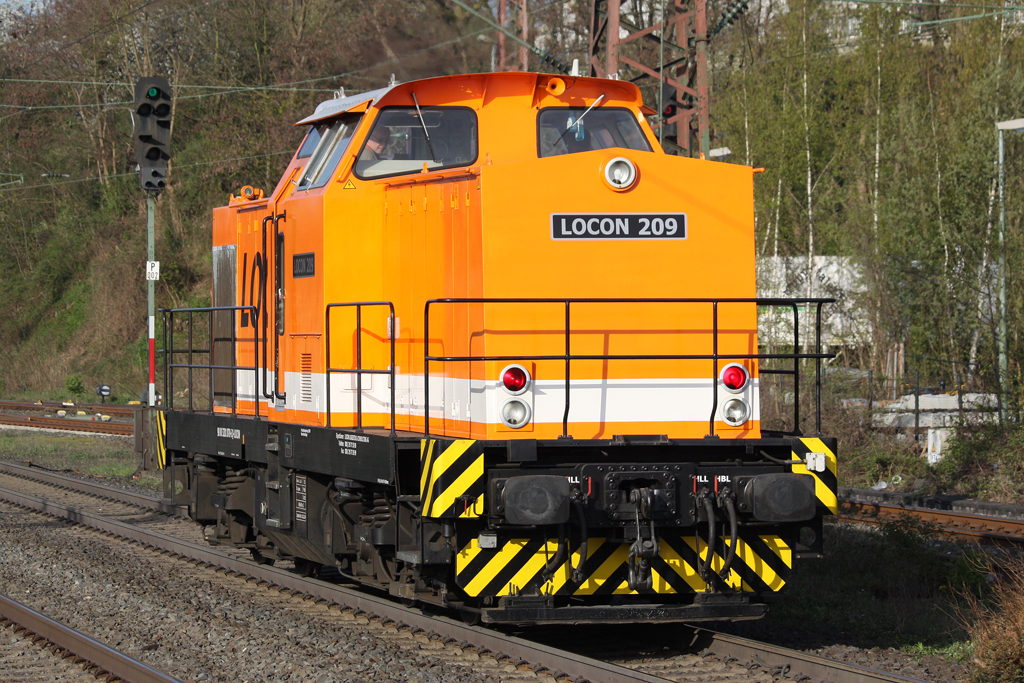 Die Locon 209 (201 878-6) in Wuppertal Vohwinkel am 22,04,10