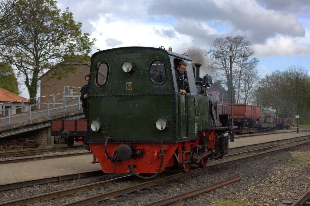 Die Lok 20 der Selfkantbahn am 22.04.2012 in Schierwaldenrath.