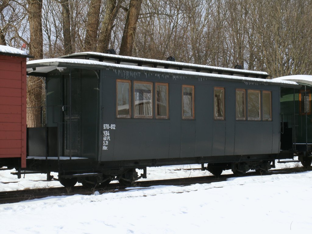 Dieser KB4tr 970-812 steht im Traditionsbereich von Putbus abgestellt.Aufnahme vom 11.Februar 2012.