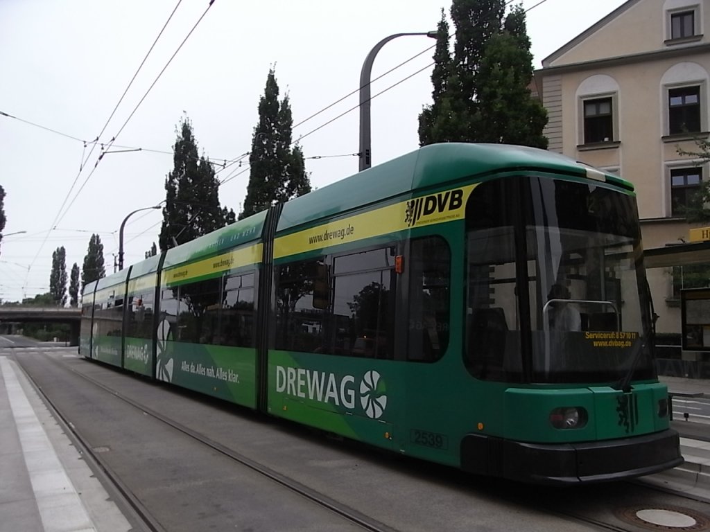 Dresdener Straenbahn im Sommer2010.