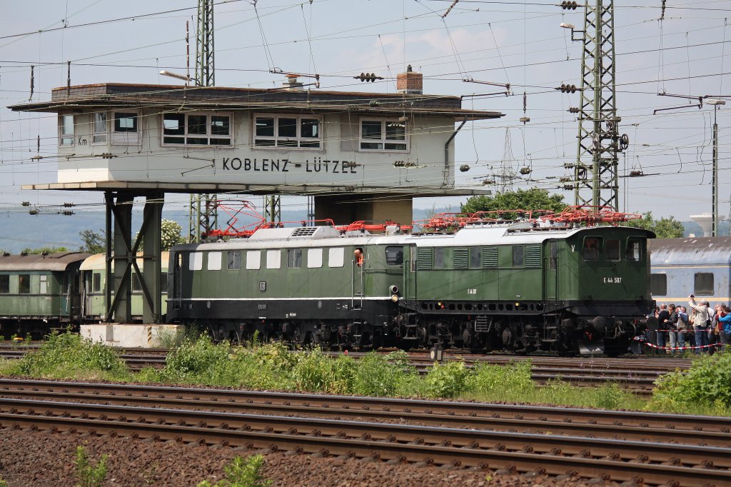 E44 507 und E50 091 am 2.6.12 bei der Lokparade in Koblenz-Ltzel.