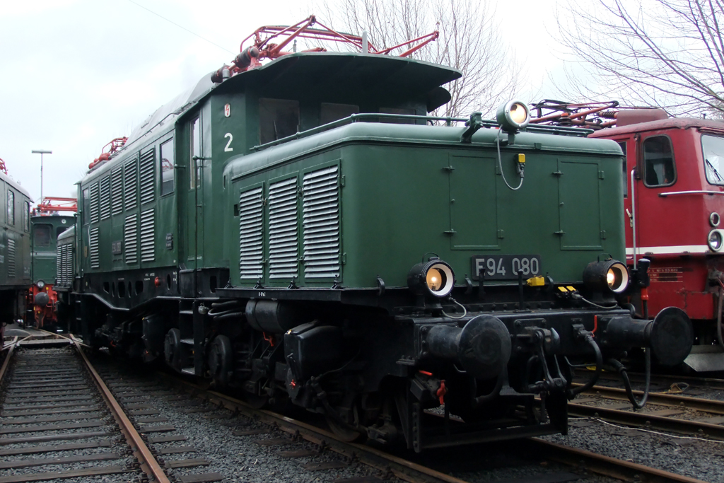 E94 080 in Bochum-Dahlhausen 15.4.2012